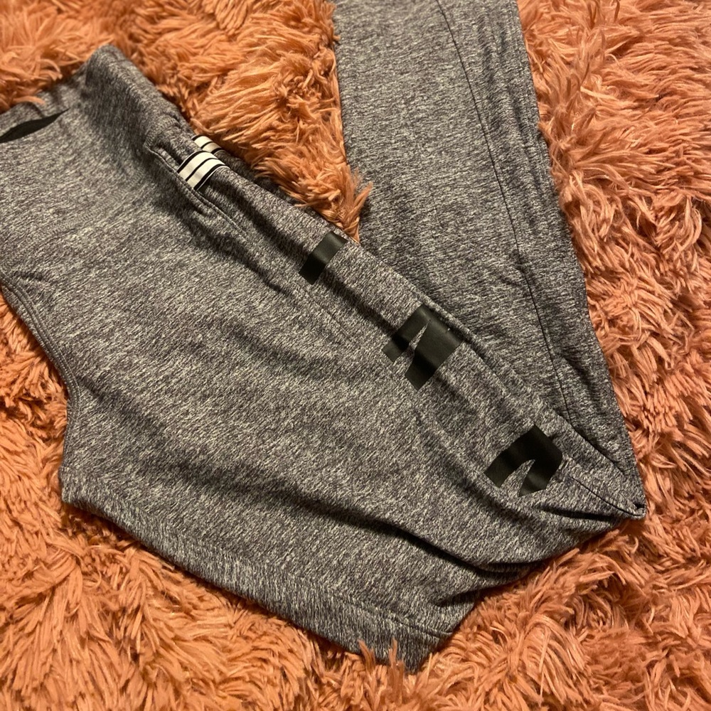 pink vs leggings